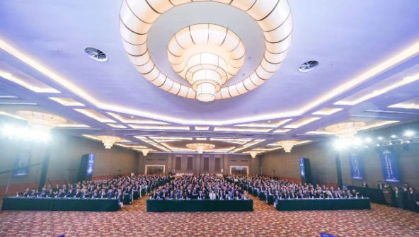 把握变局 拥抱变化——英国正版365健康集团召开 2025年度工作会议